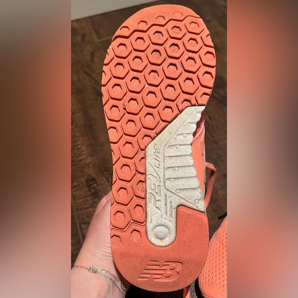 New balance shoes - Picture 3 of 4